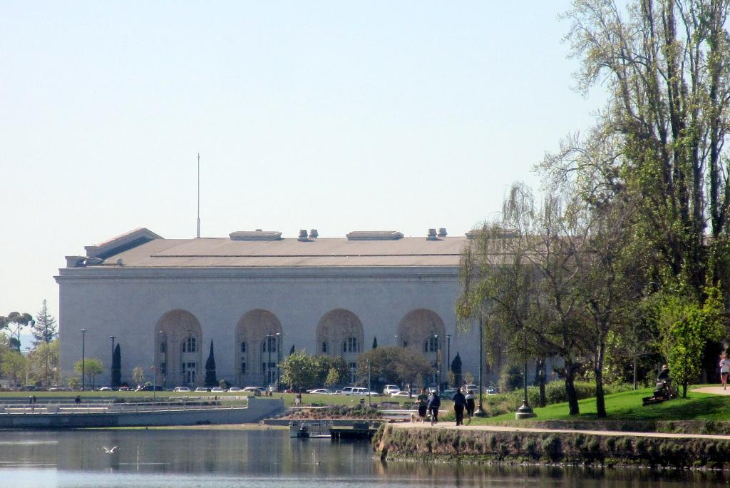 Kaiser Convention Center 2