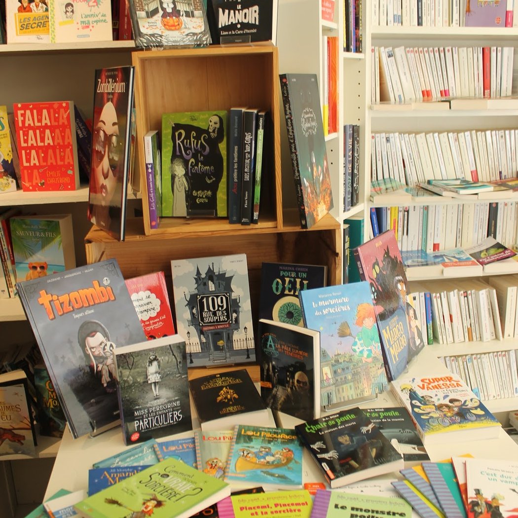 Le Livre Dans La Théière 1