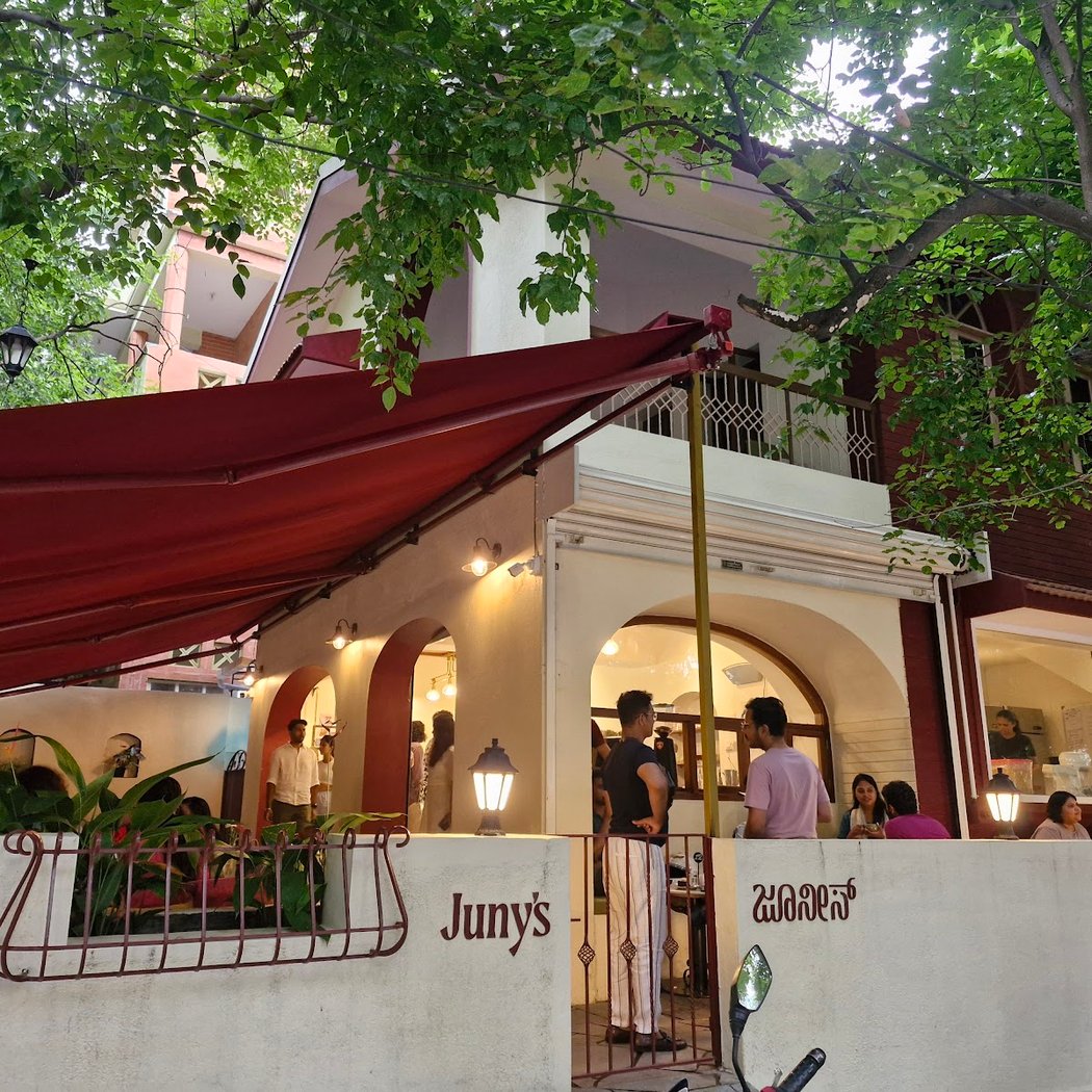 Juny’s Bakehouse 2