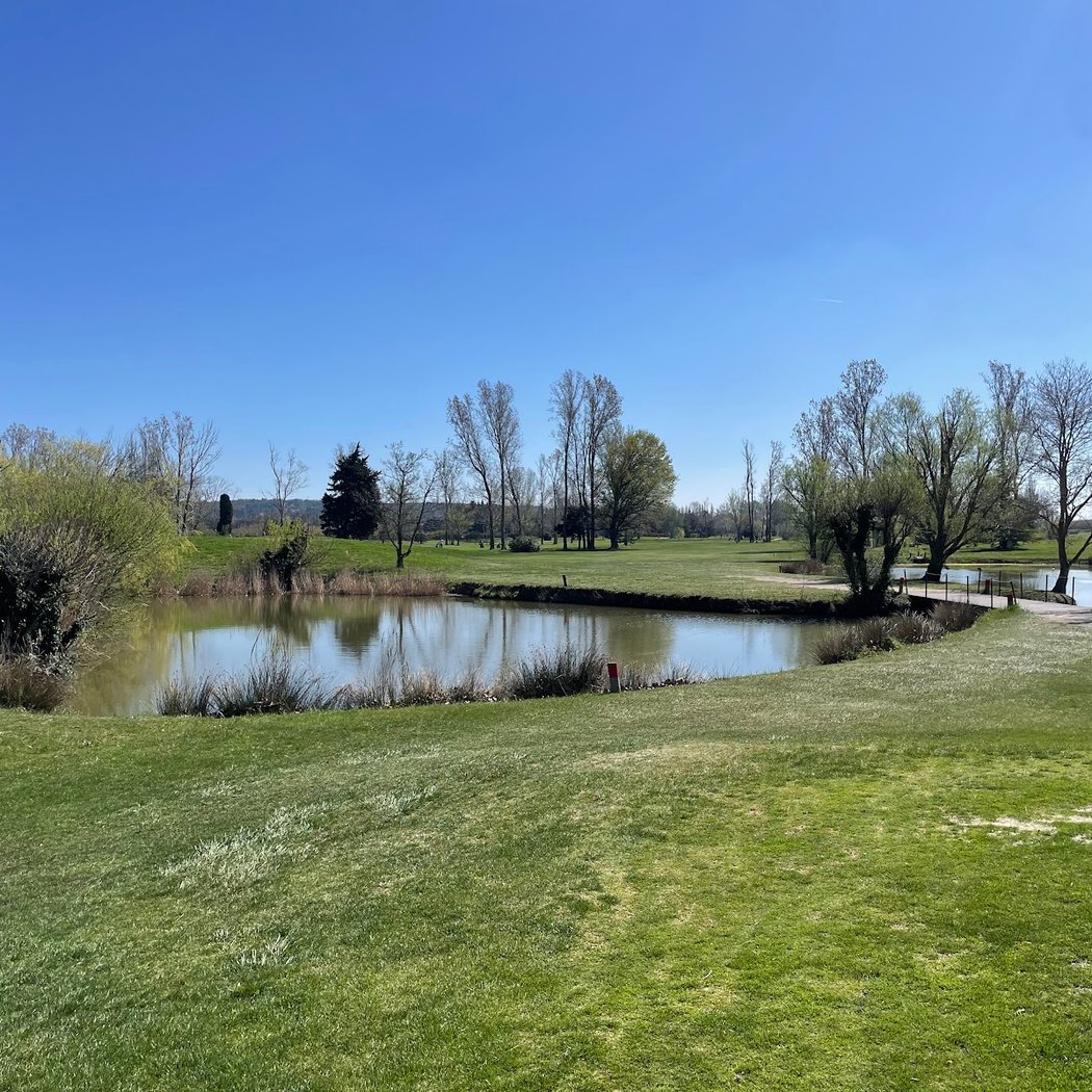UGOLF : Golf d'Avignon Châteaublanc 3