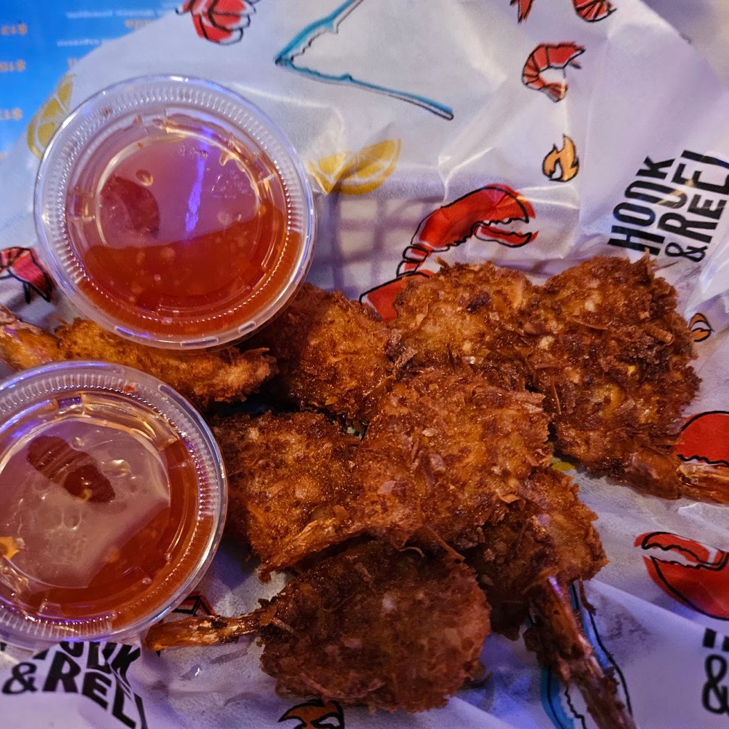 Hook & Reel Cajun Seafood & Bar 3