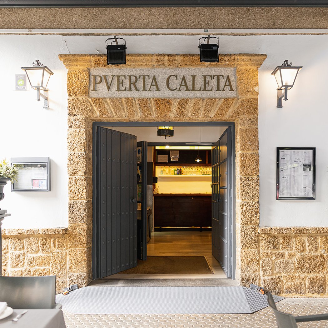Puerta Caleta 2