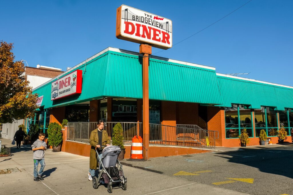 The New Bridgeview Diner 3