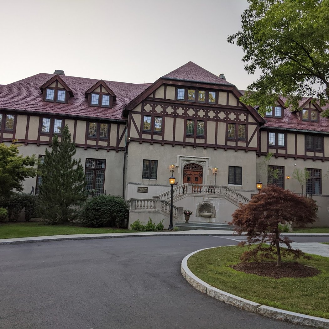 Alumnae House 2