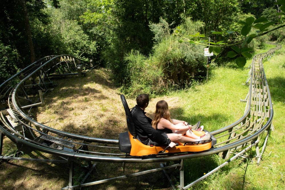 Normandie Luge, Site de loisirs Nature et Sensations, Luge sur rails, Accrobranches, Tyroliennes, Jardin, Minigolf 3
