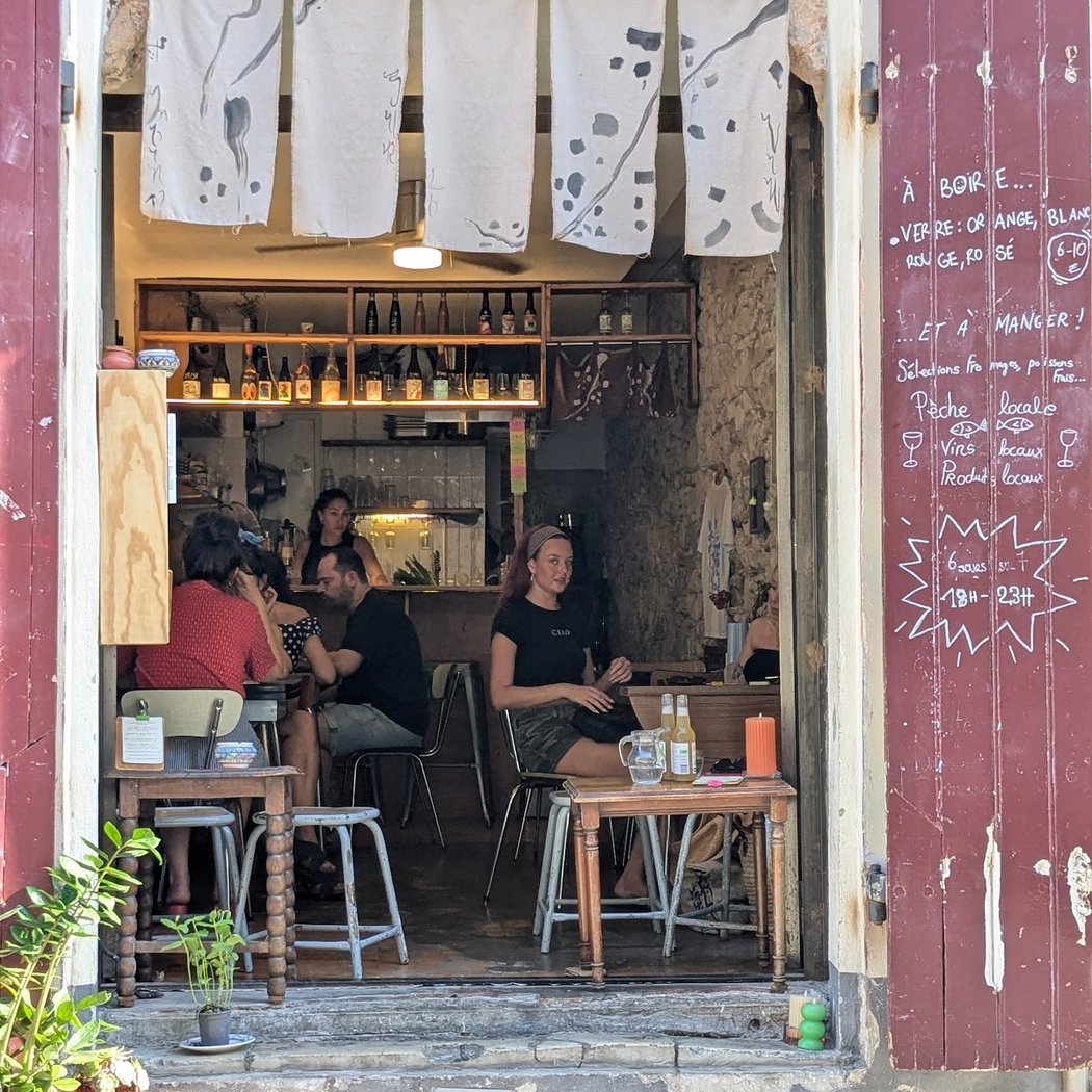 Le Vin sur la Main 4
