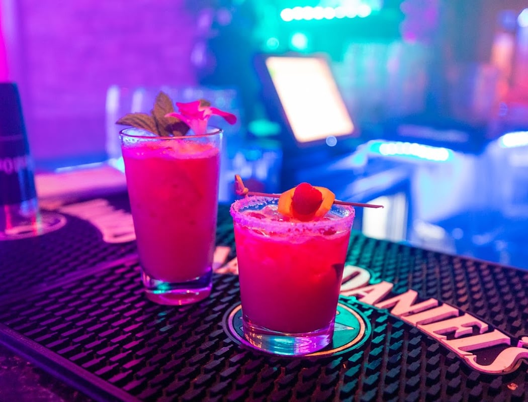 EOS Lounge 1