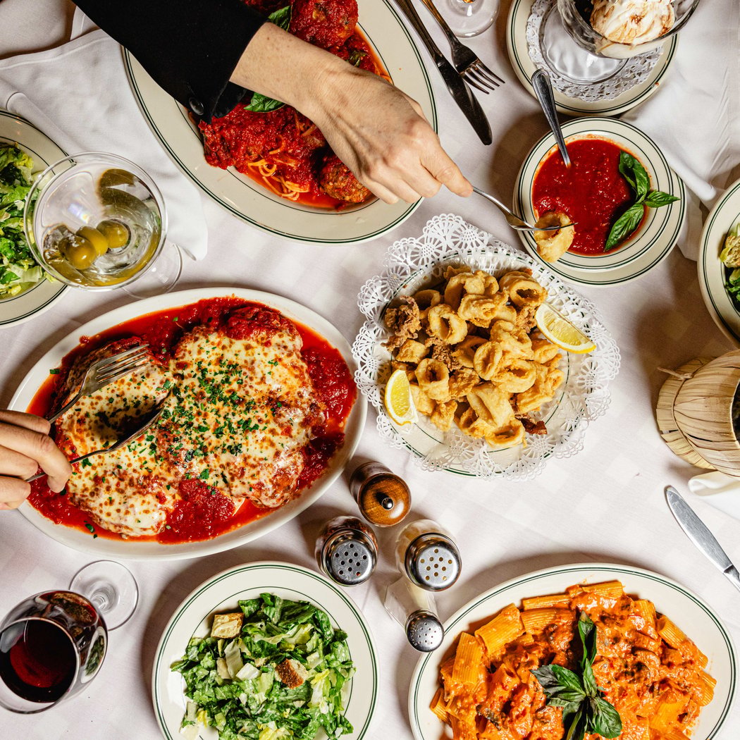 Tony's Di Napoli 1