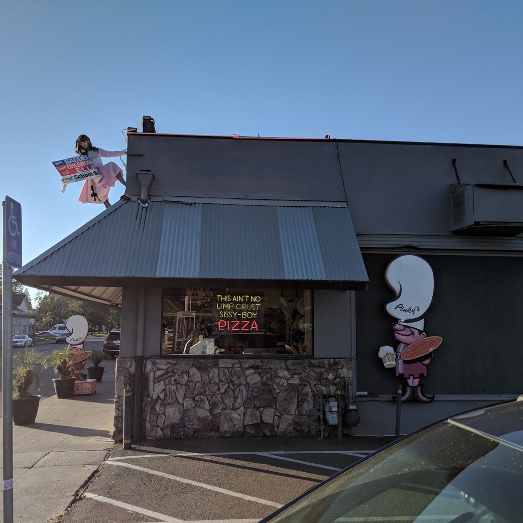 Pinky's Pizza Parlor 3