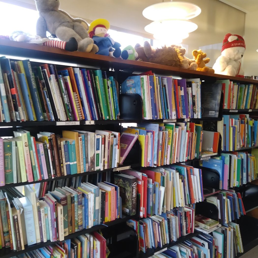 Friends Corner Book Shop 1