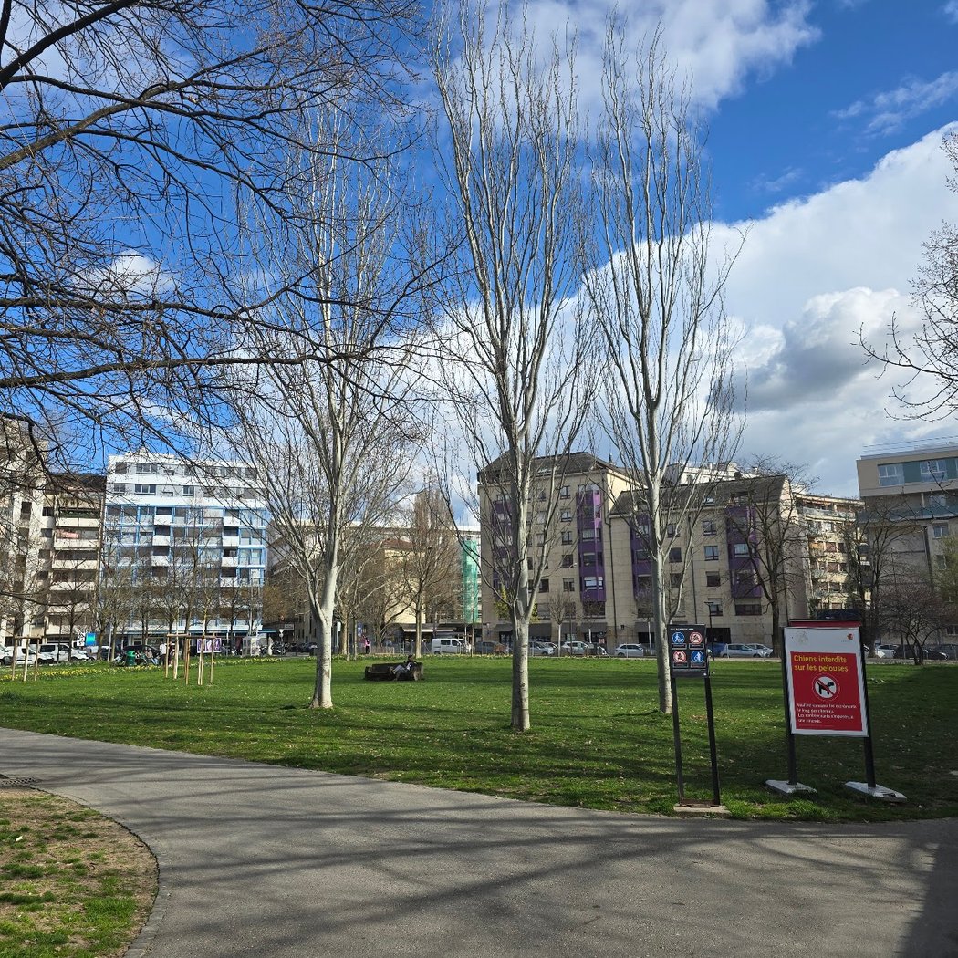 Parc Eglantyne-Jebb 3