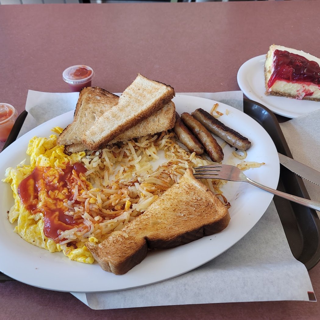 Nation's Giant Hamburgers & Great Pies 3