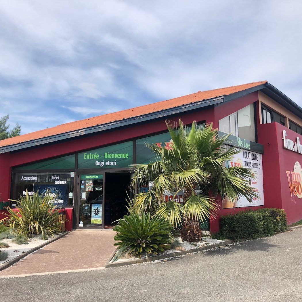 V and B - Anglet 2