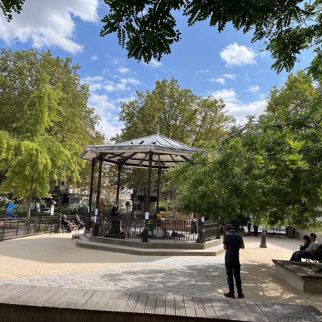 Square d'Anvers - Jean-Claude-Carrière 1