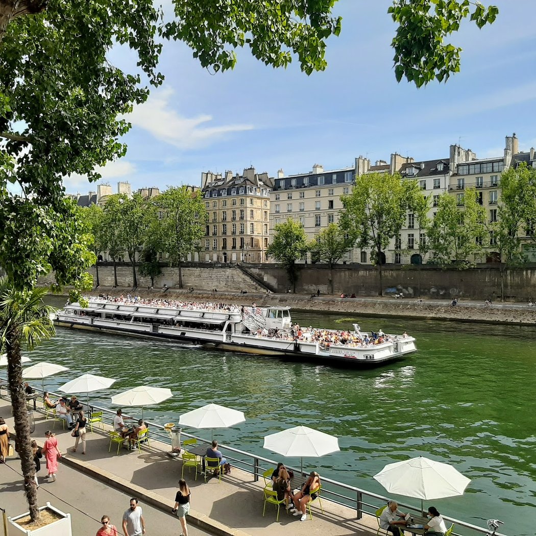 Quai de l'Hôtel de ville 4