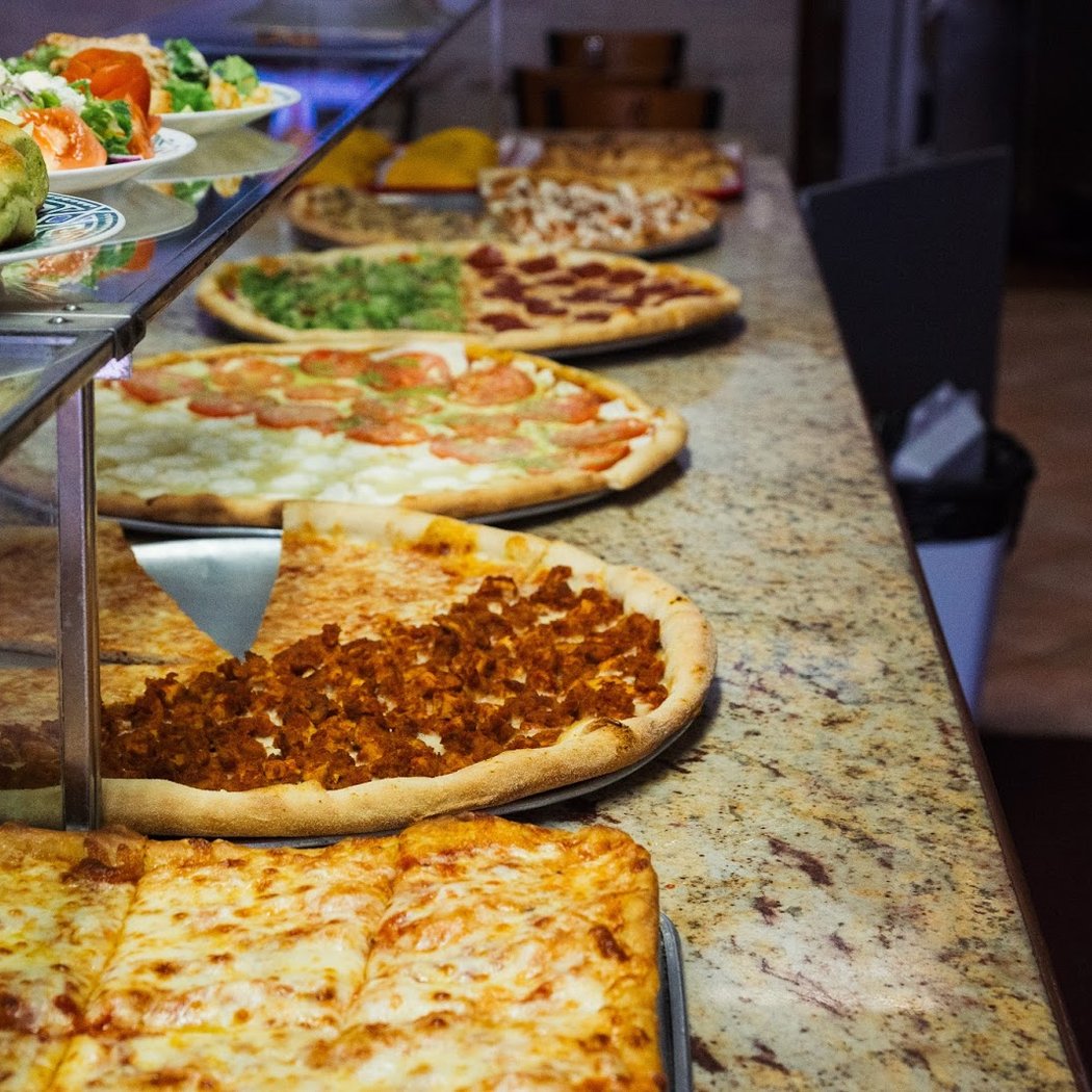 Luna Kings Pizzeria 3