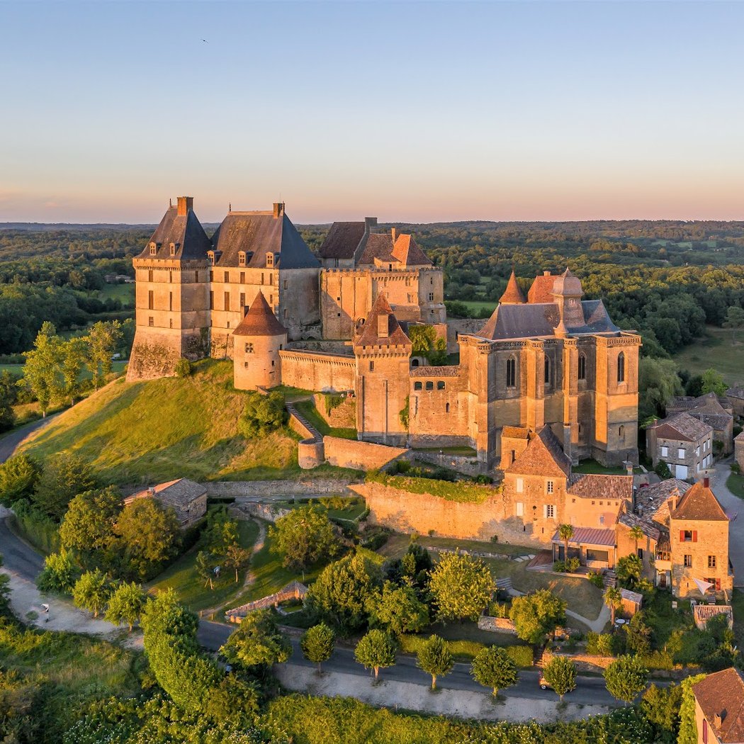 Castle of Biron 1