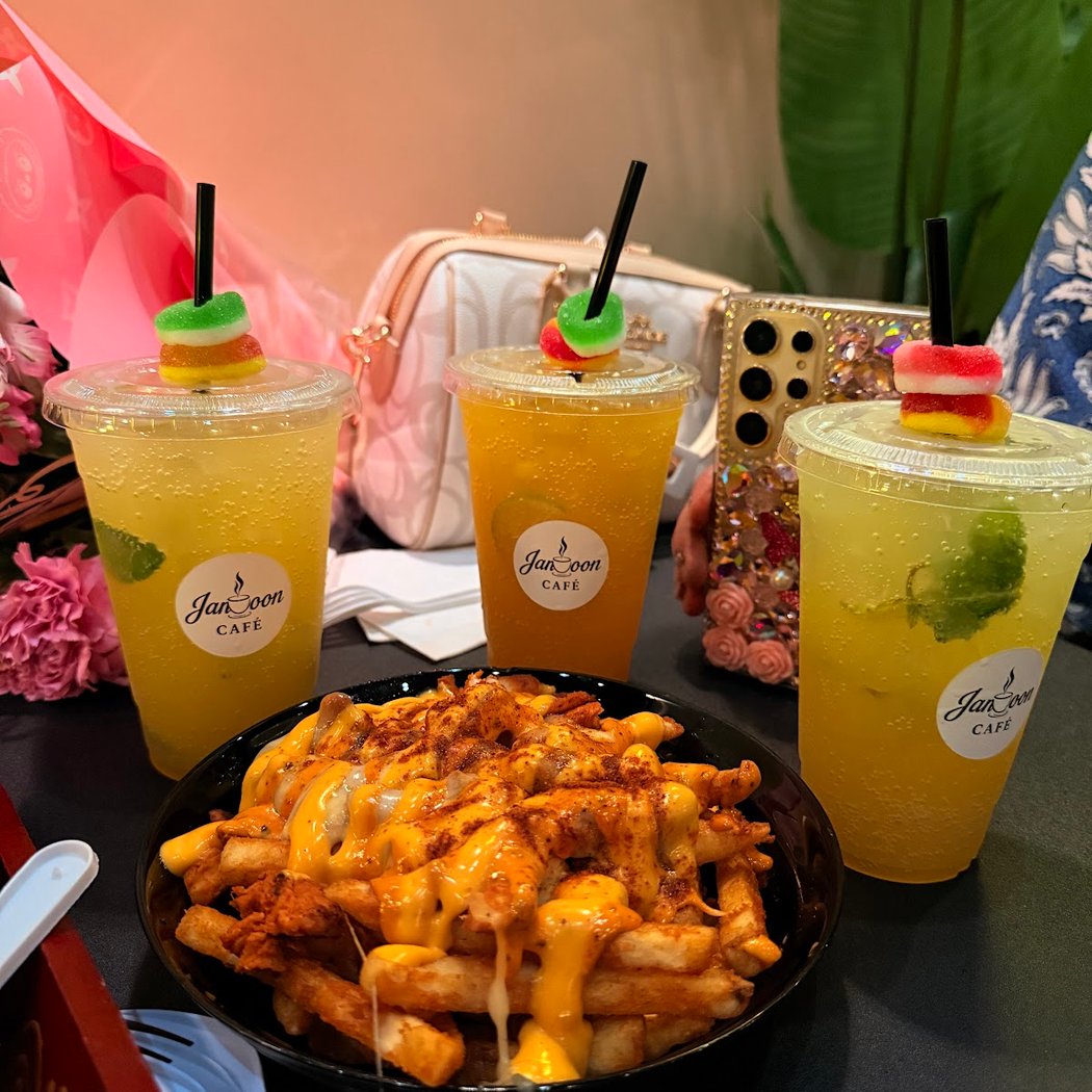 Janooon Cafe 1