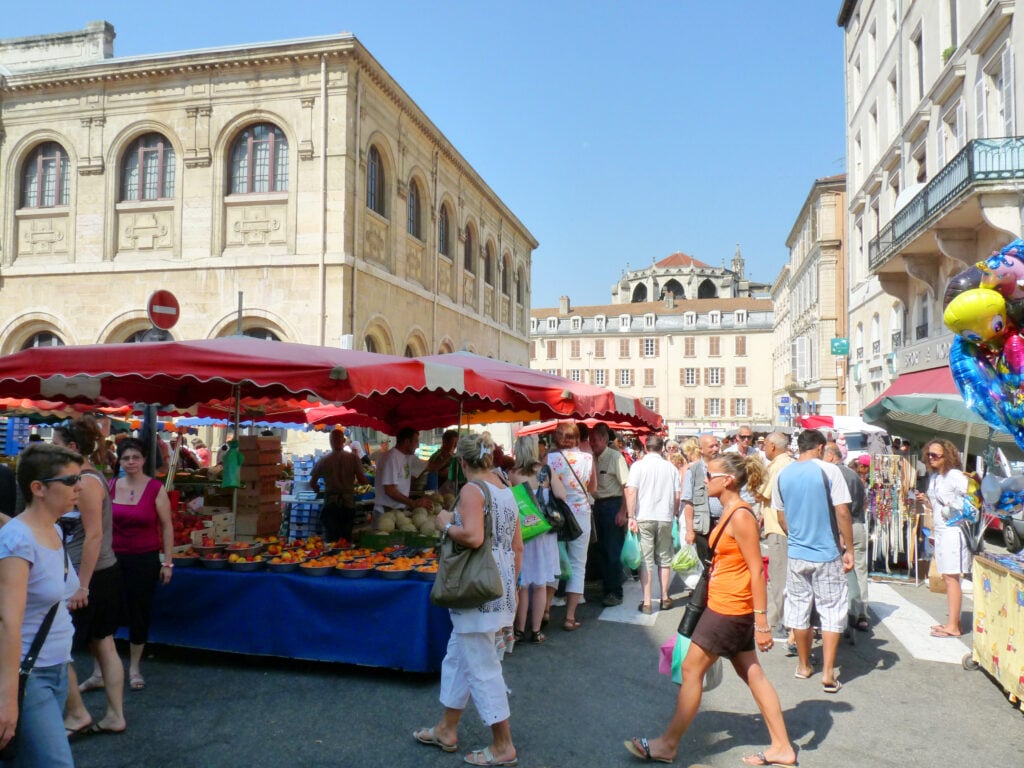 Marché Place de Miremont Vienne 1