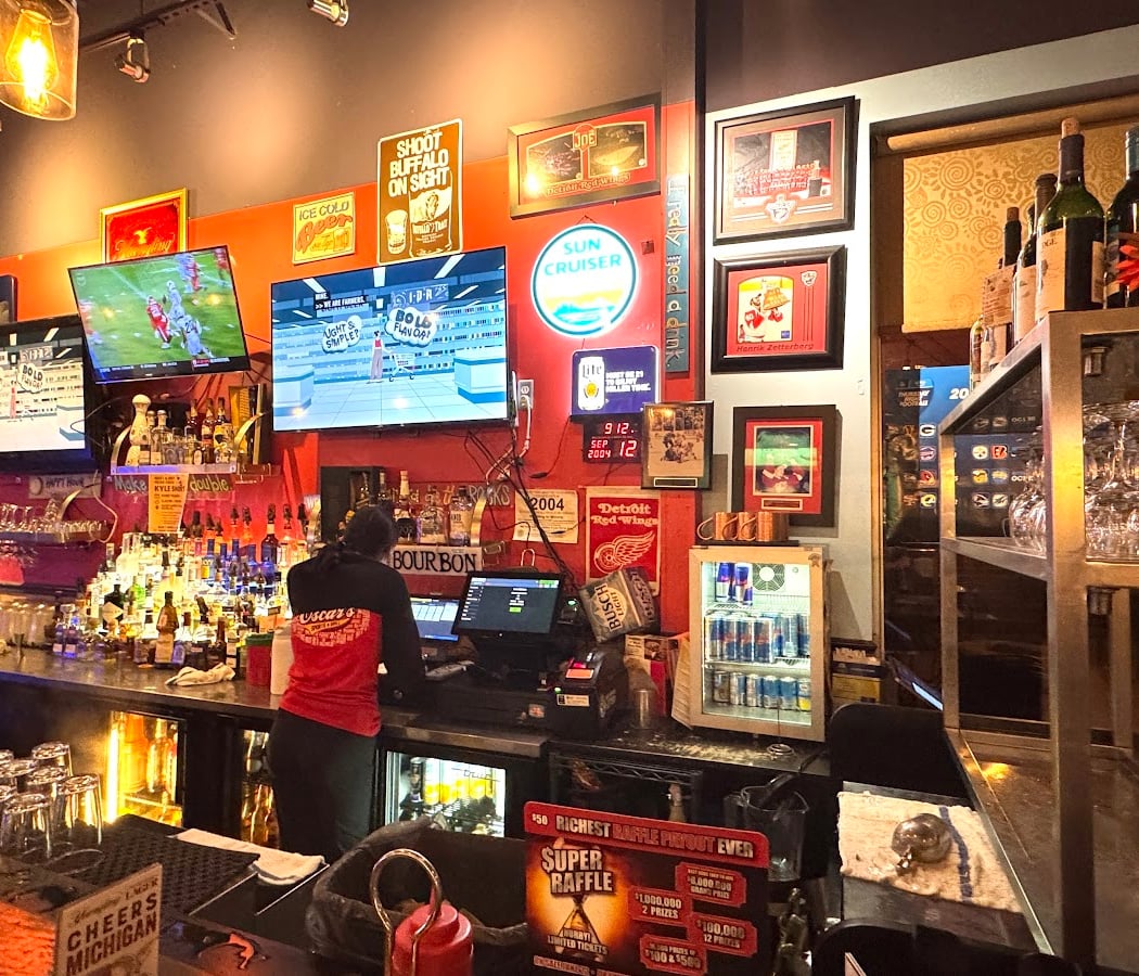 Oscar's Sports & Grill 4