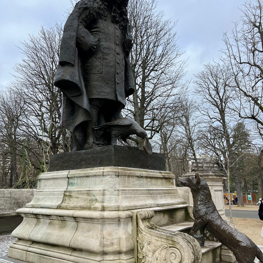 Statue Jean de La Fontaine 2