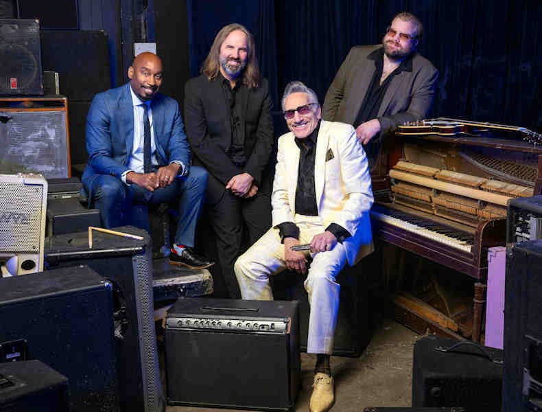 Rick Estrin & The Nightcats 1