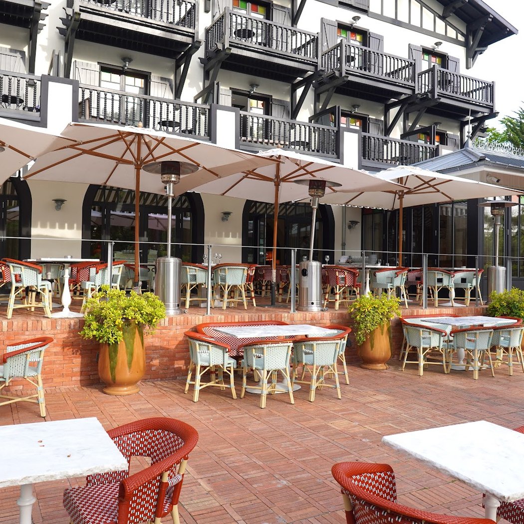 Le Skiff Club 2