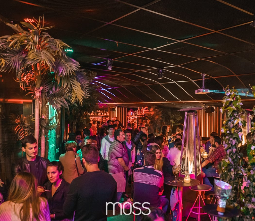 Lounge Bar Moss 1