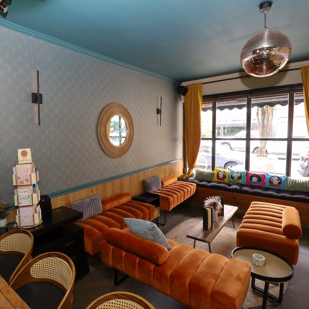 Mommy's Cocktail Bar 2