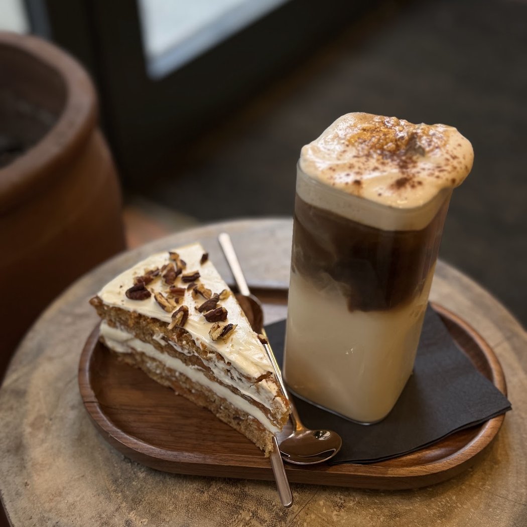 CHĒZ Coffee&Co 1