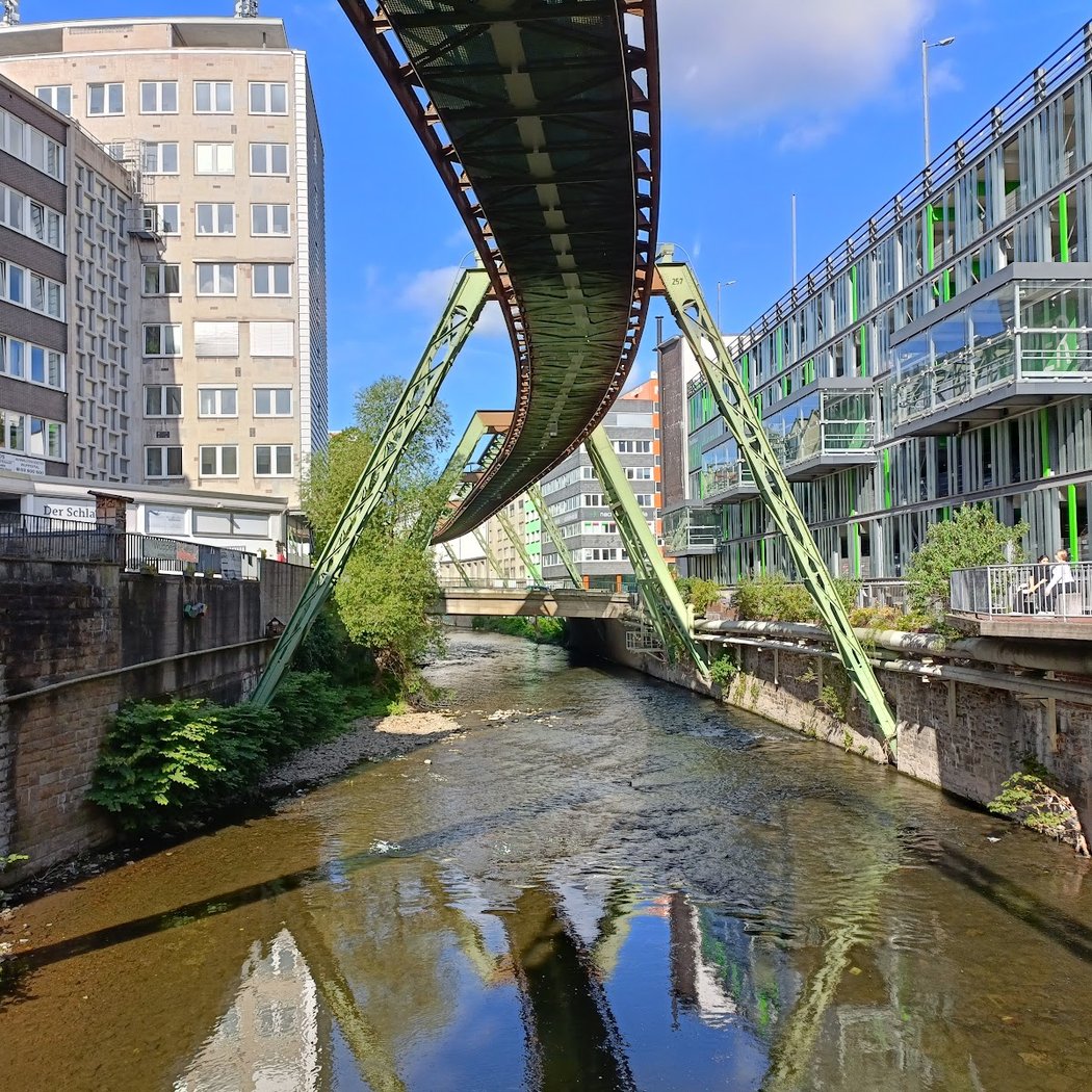 Schwebebahn 3