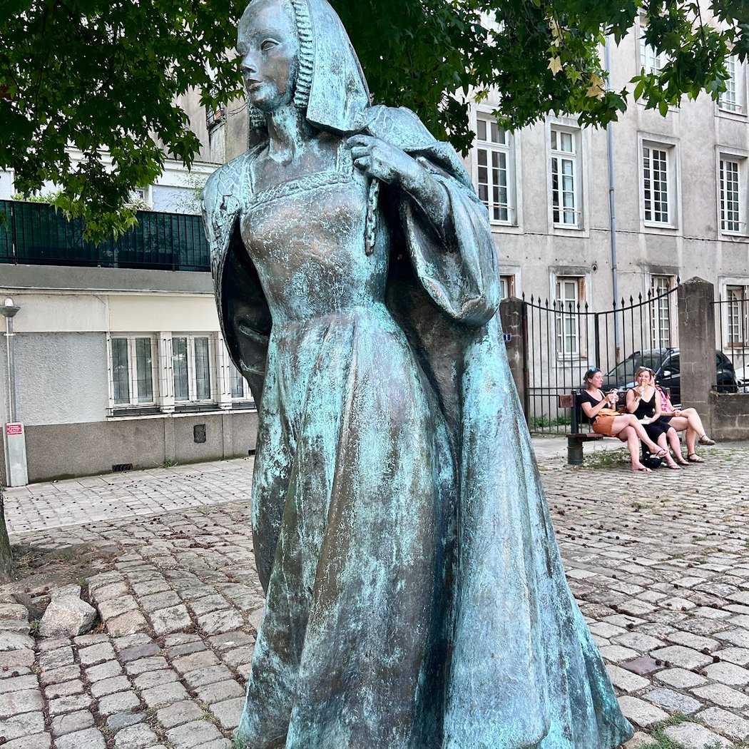 Statue Anne de Bretagne 1