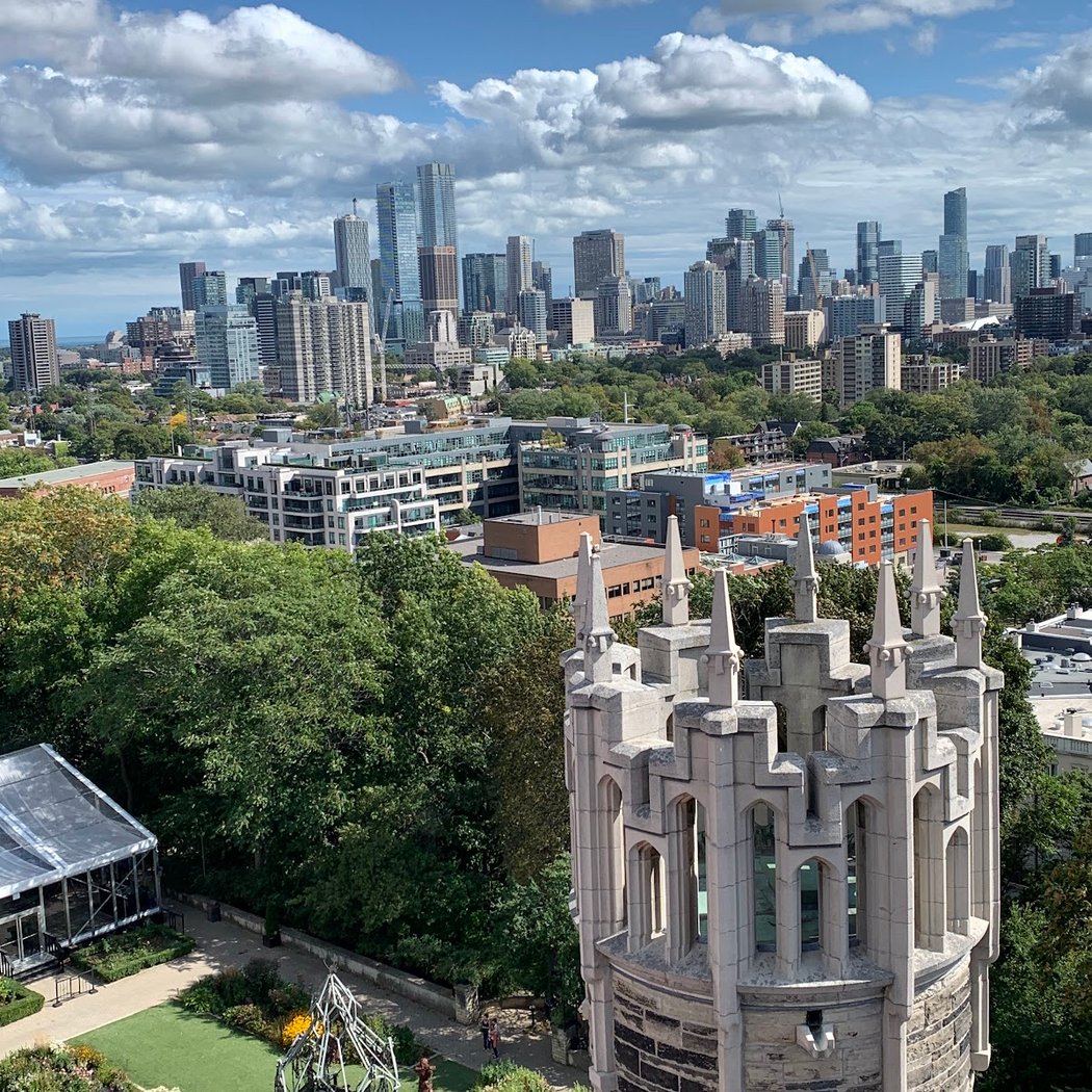 Casa Loma 2