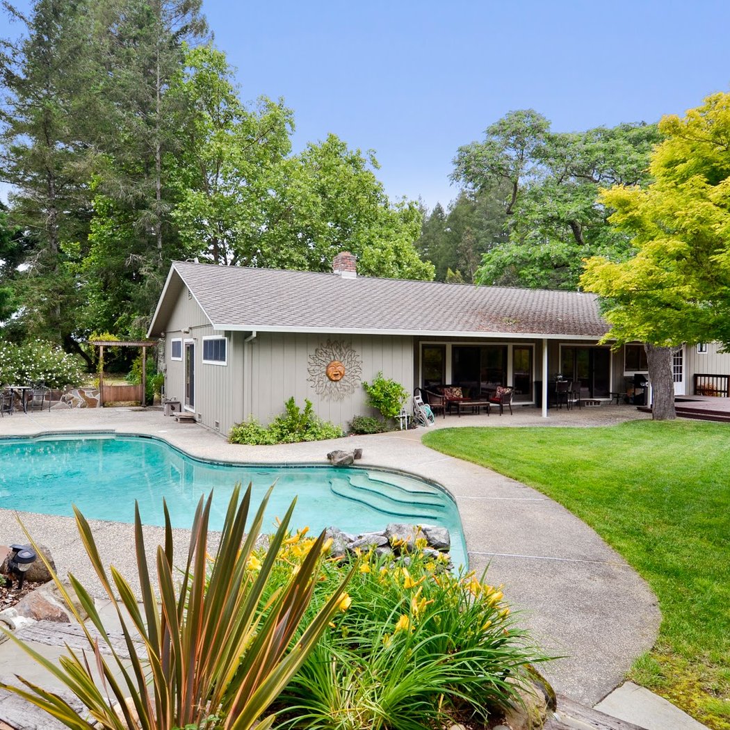 Russian River Vacation Homes 1