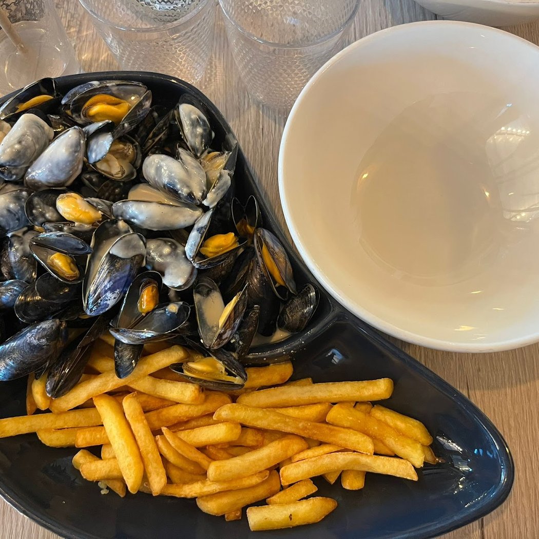 Restaurant Cœur & Crème Pornic - Spécialités Savoyardes & Fruits de Mer 3