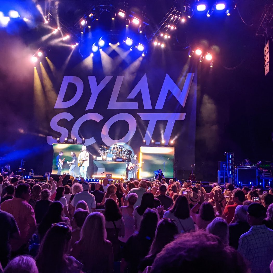Hollywood Casino Amphitheater 3