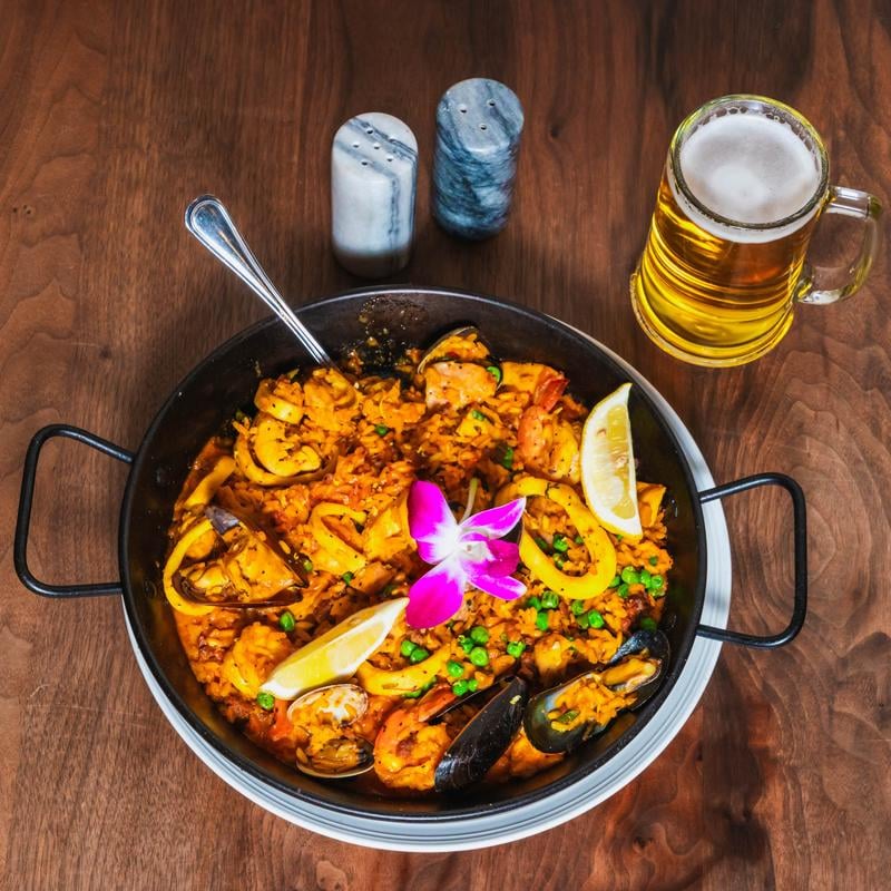 Pulpo Restaurant & Wine Bar 1