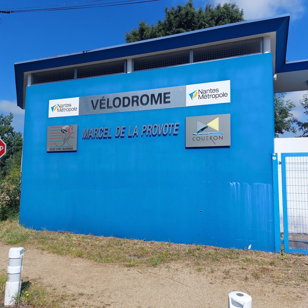 Stade Vélodrome Marcel-de-la-Provôté 3