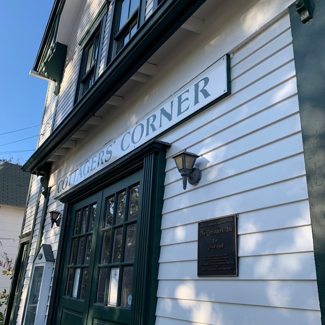 A Vineyard Vanguard:The Bluff's Jazz Speakeasy 3