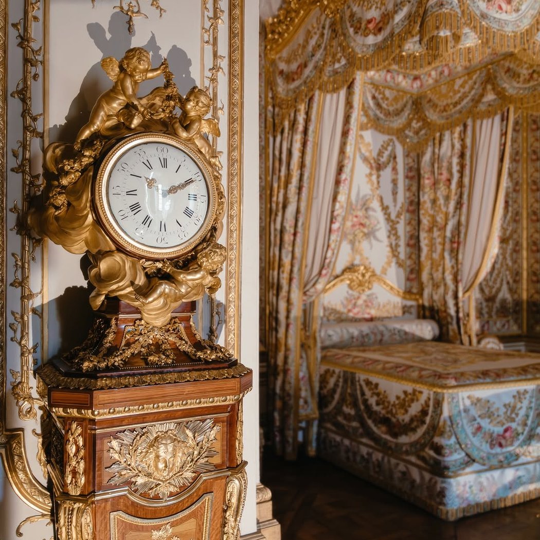 Restitution du lit de Louis XVI dans les appartements privés du roi 1