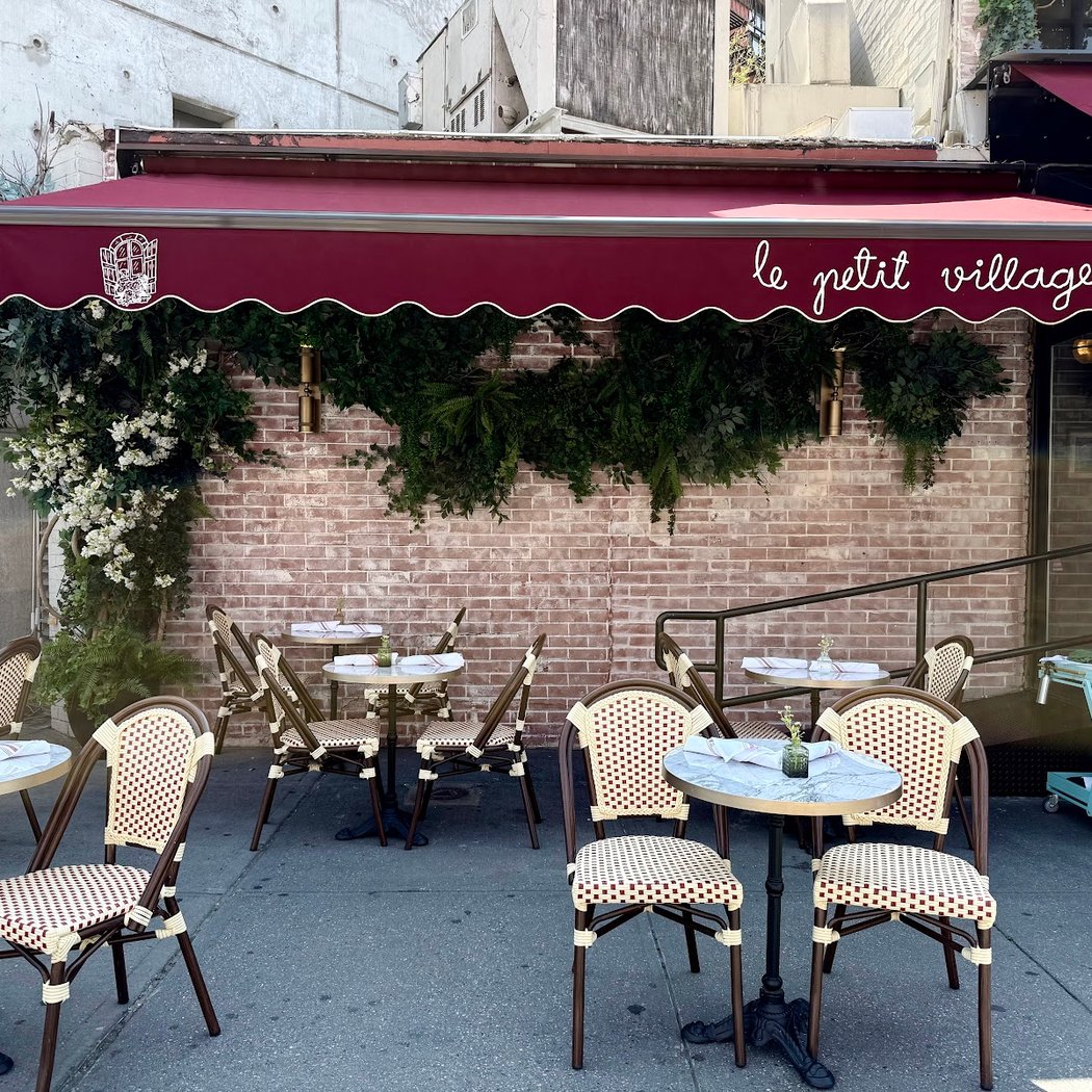 Le Petit Village 2