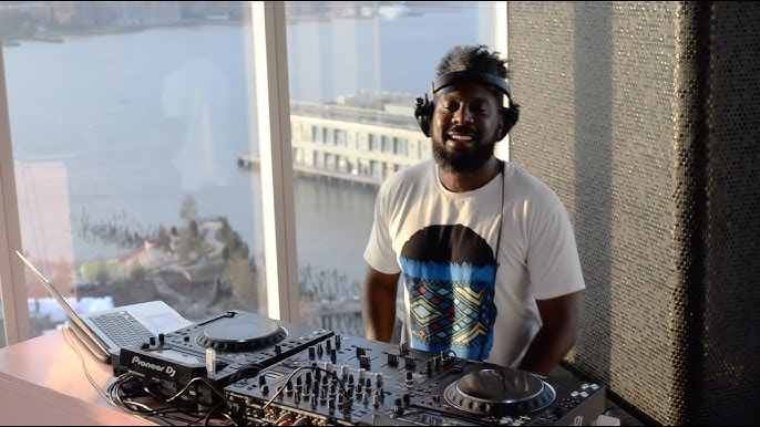 Everyday People Feat. DJ MOMA 3