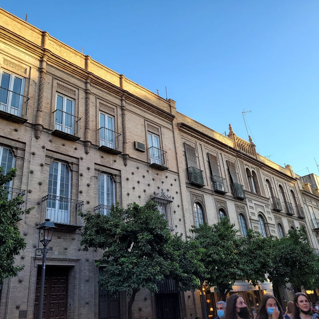 Calle Mateos Gago 2