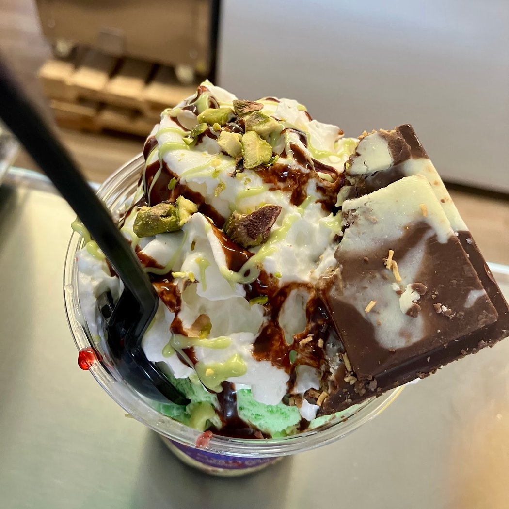 Ally's Ice Cream & Grill Cafe 1