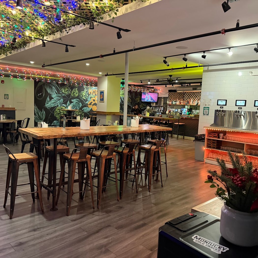 HOP & VINE TAPROOM 2