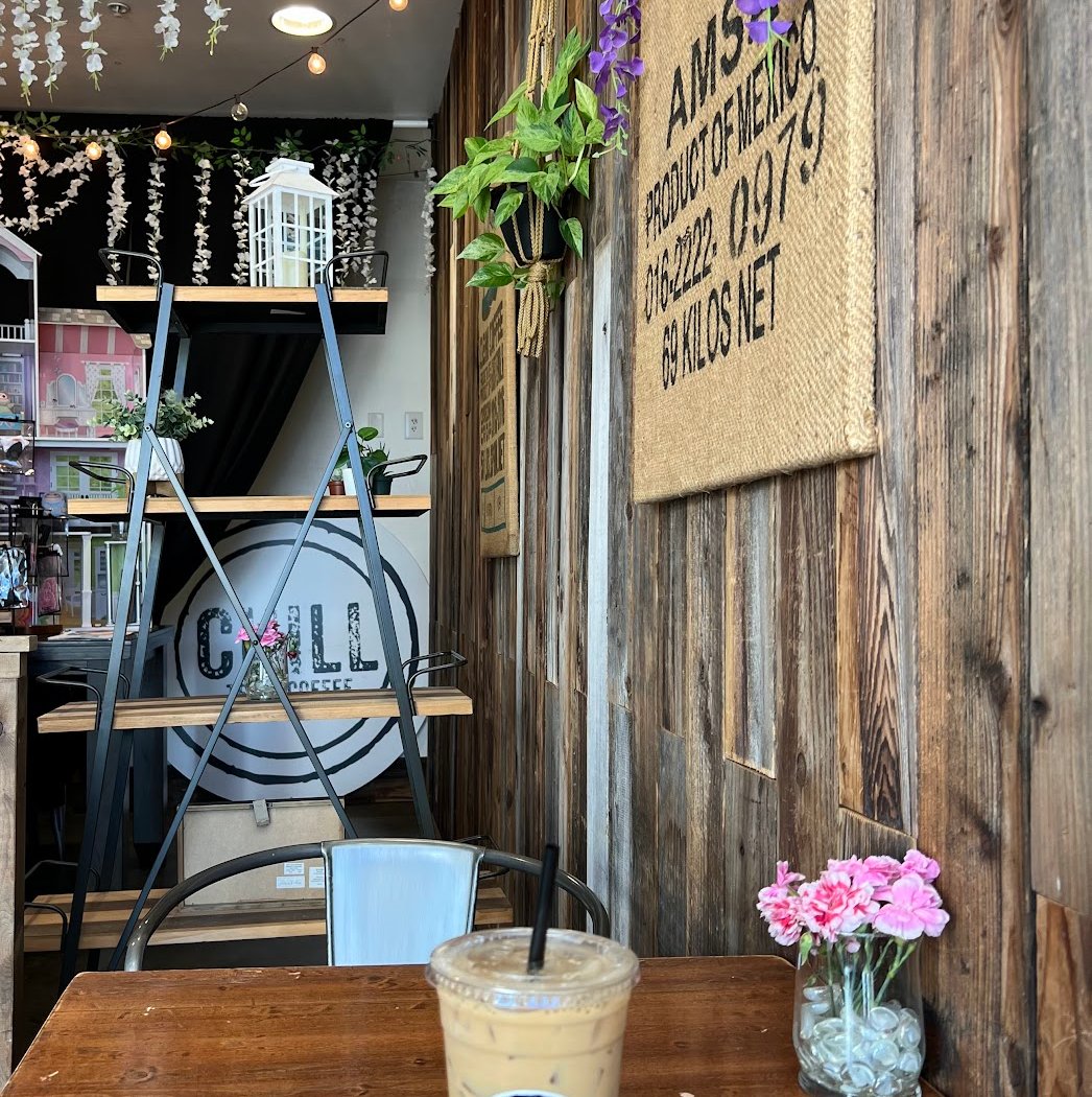 Chill Tea and Coffee - Streets of Brentwood 1