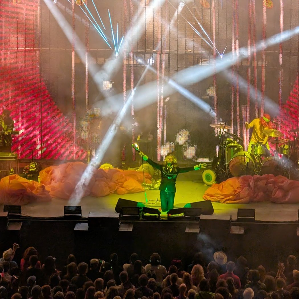 The Flaming Lips + Modest Mouse 1