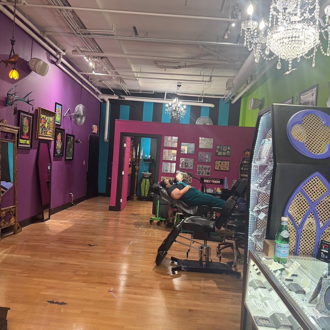 13 Bats Tattoo and Piercing Studio 2