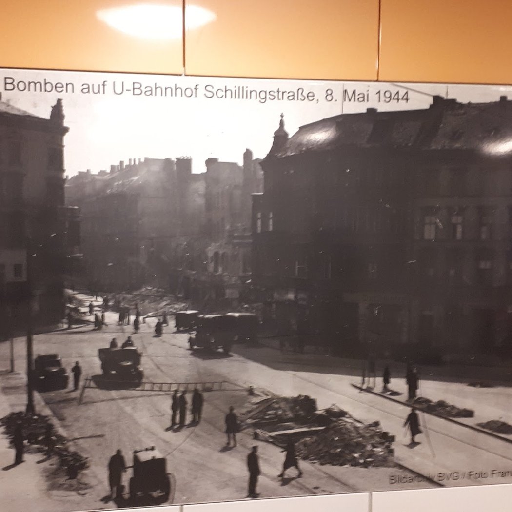 OST WEST OST - Berliner Nachkriegsmoderne