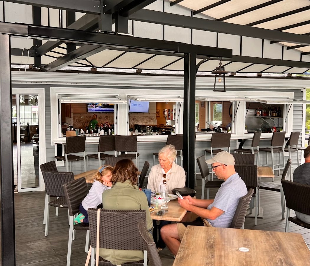 Lake House | Grill & Bar 2